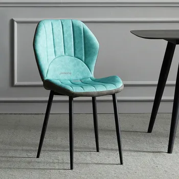 Скандинавските трапезни столове Модерен минималистичен Дизайн на облегалката Луксозен стол от ковано желязо мебели за дома за хола Кожен стол TG
